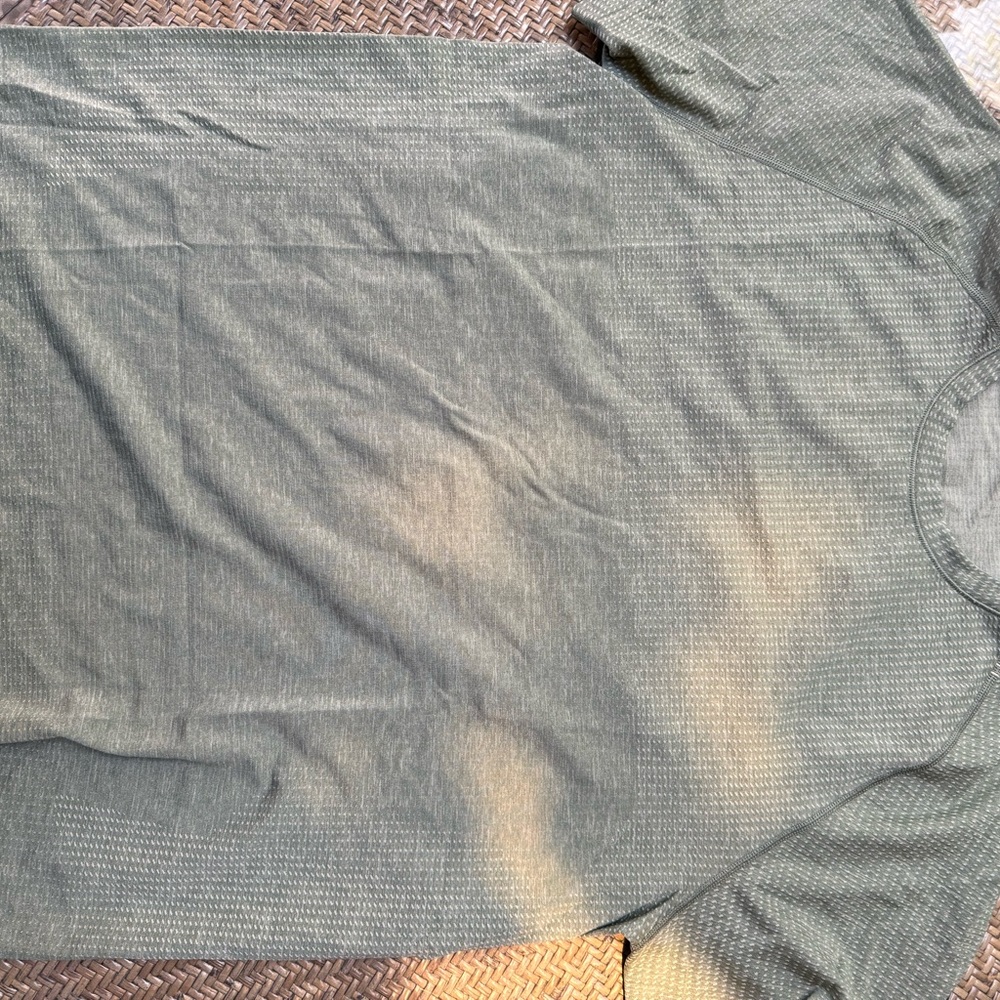 Men's Lululemon Metal Vent shirt XL light gray